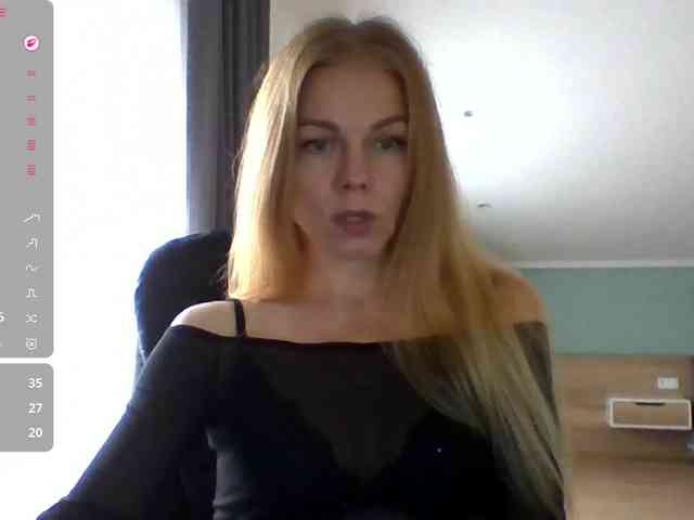 BlondaTina webcam