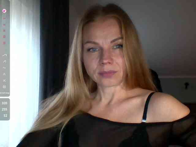 BlondaTina webcam