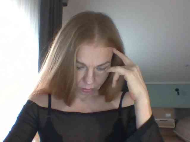 BlondaTina webcam