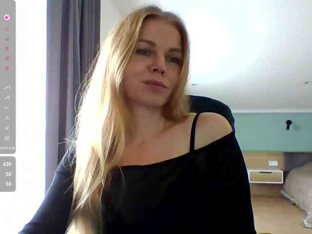 BlondaTina webcam