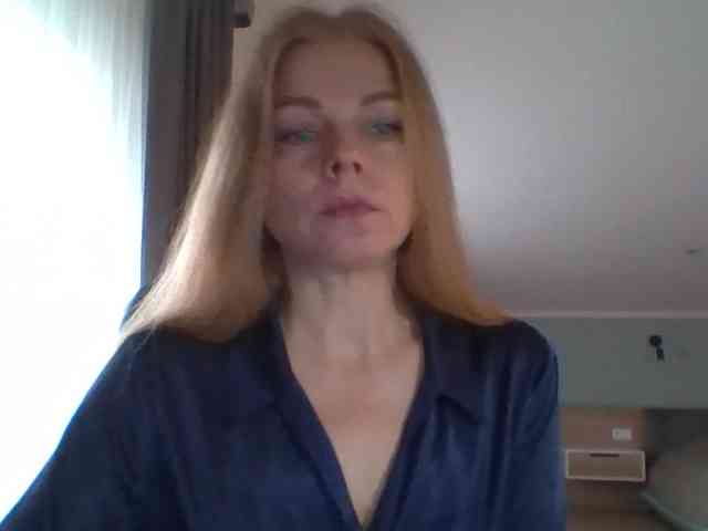 BlondaTina webcam