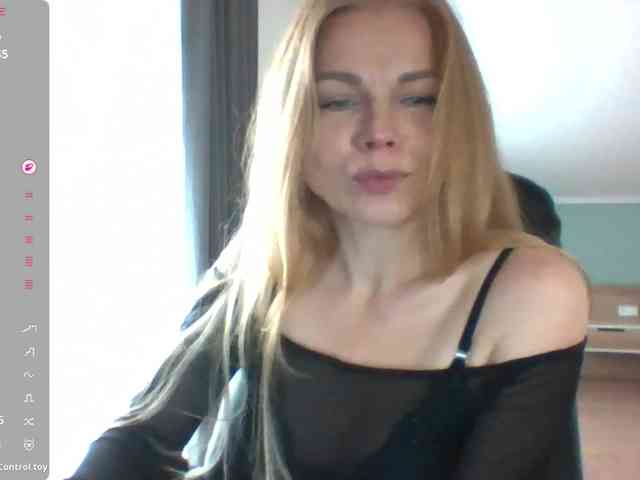 BlondaTina webcam
