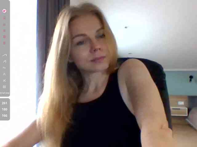 BlondaTina webcam