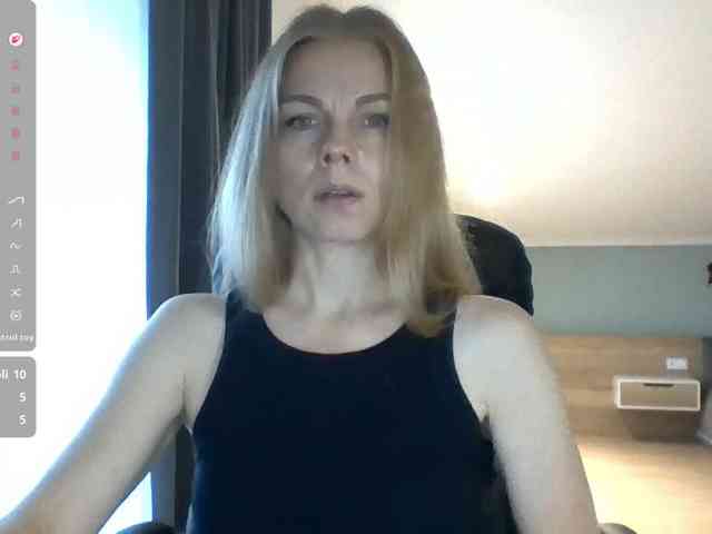 BlondaTina webcam