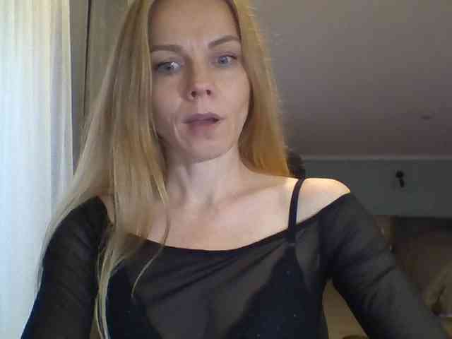 BlondaTina webcam