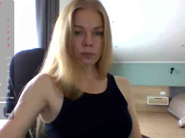 BlondaTina webcam