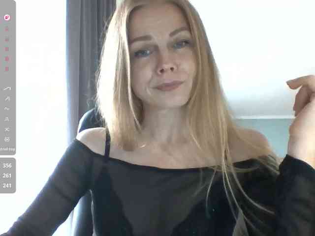 BlondaTina webcam