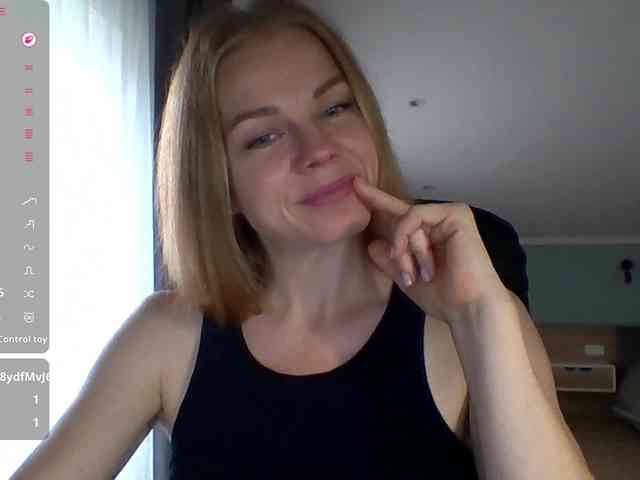 BlondaTina webcam