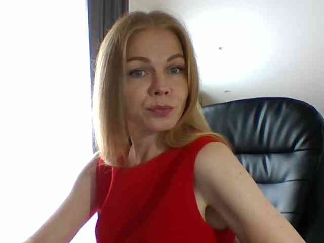 BlondaTina webcam