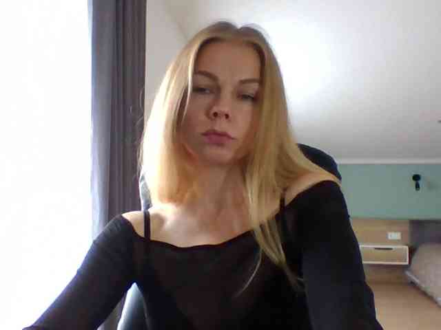 BlondaTina webcam