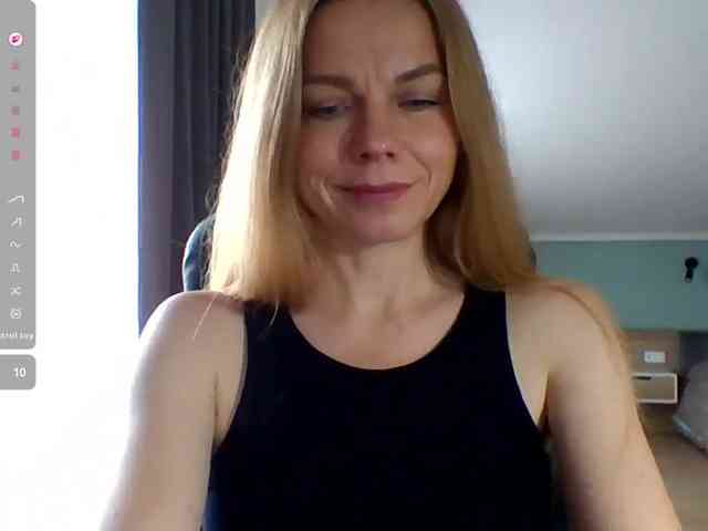 BlondaTina webcam