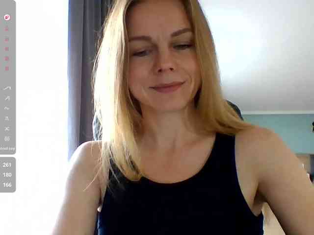 BlondaTina webcam