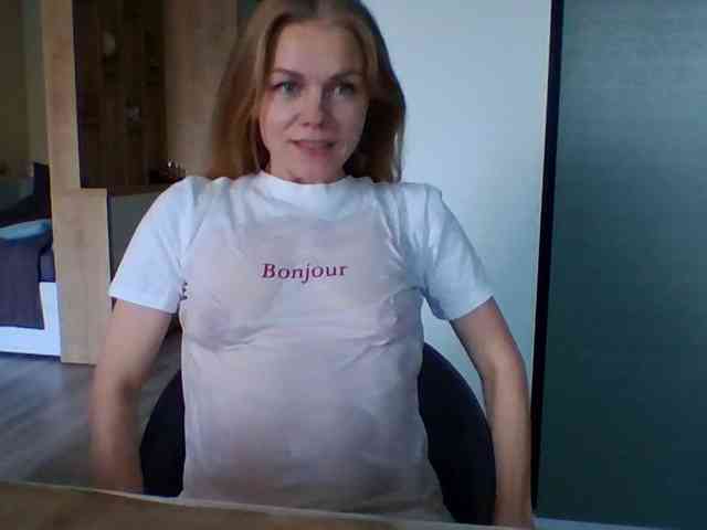 BlondaTina webcam