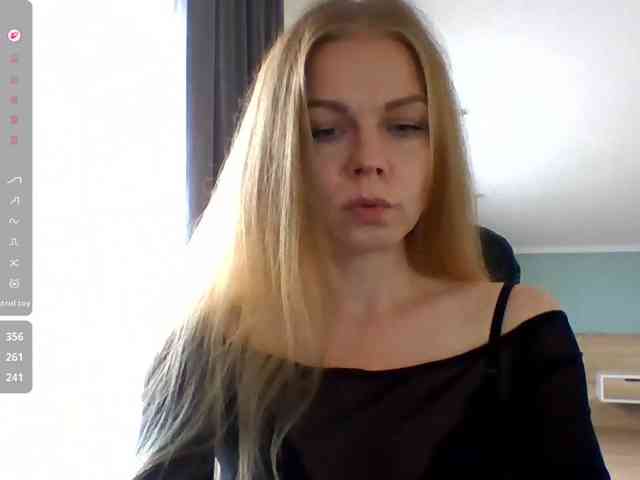 BlondaTina webcam