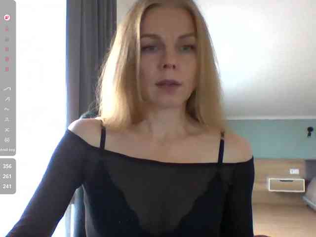 BlondaTina webcam