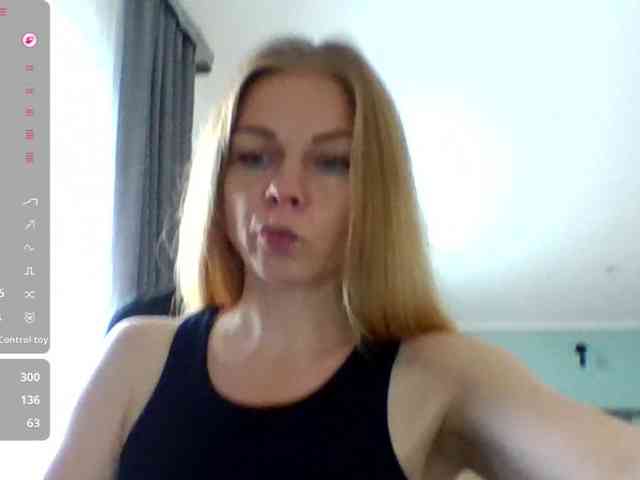 BlondaTina webcam