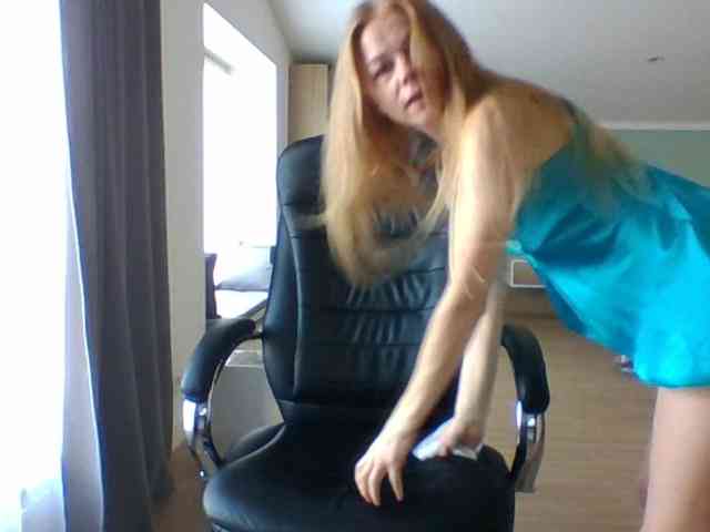 BlondaTina webcam
