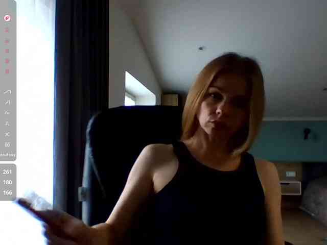 BlondaTina webcam