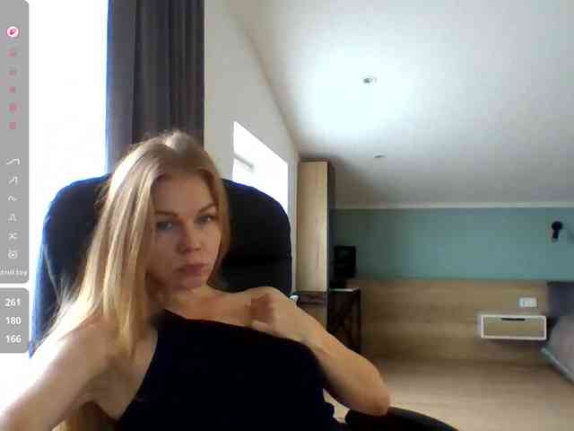 BlondaTina webcam