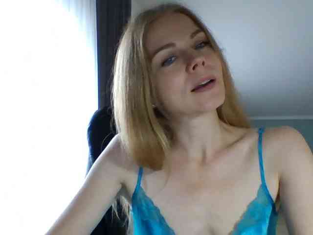 BlondaTina webcam