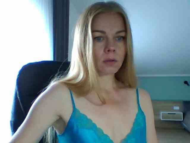 BlondaTina webcam