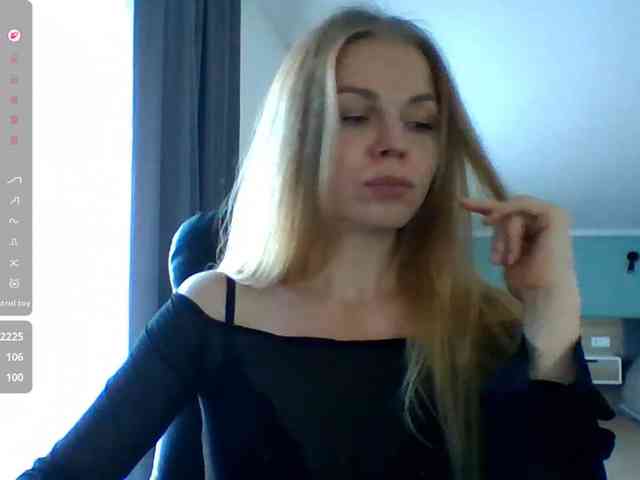 BlondaTina webcam