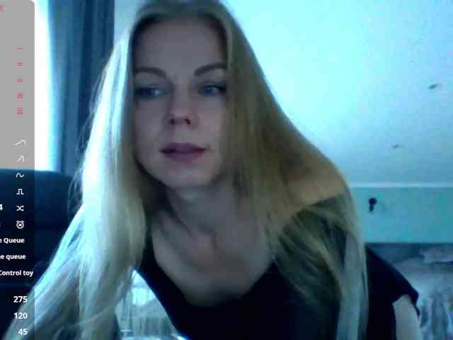 BlondaTina webcam