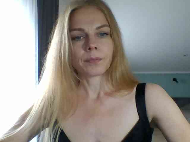 Tina45516 Live Webcam on BongaCams
