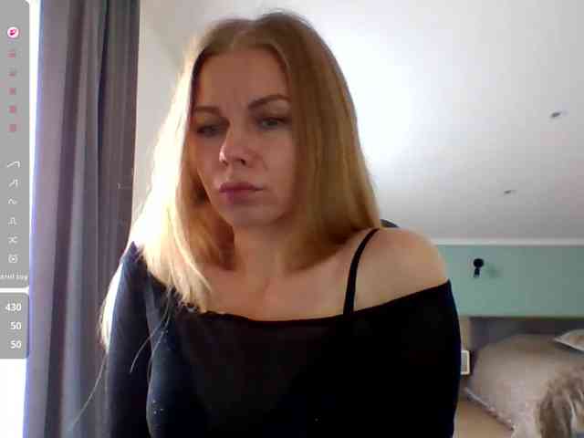 BlondaTina webcam