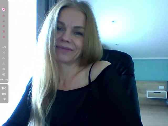 BlondaTina webcam