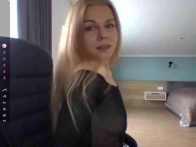 BlondaTina webcam