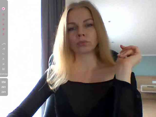 BlondaTina webcam