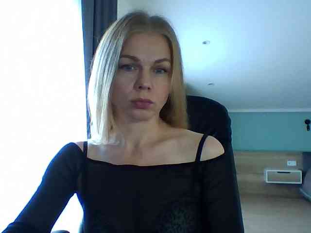 BlondaTina webcam