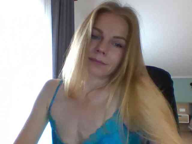 Модель: BlondaTina