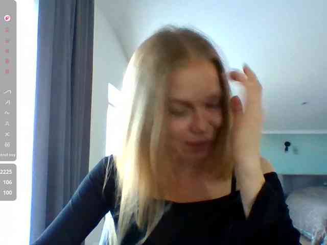 BlondaTina webcam