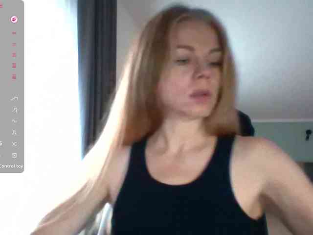 BlondaTina webcam