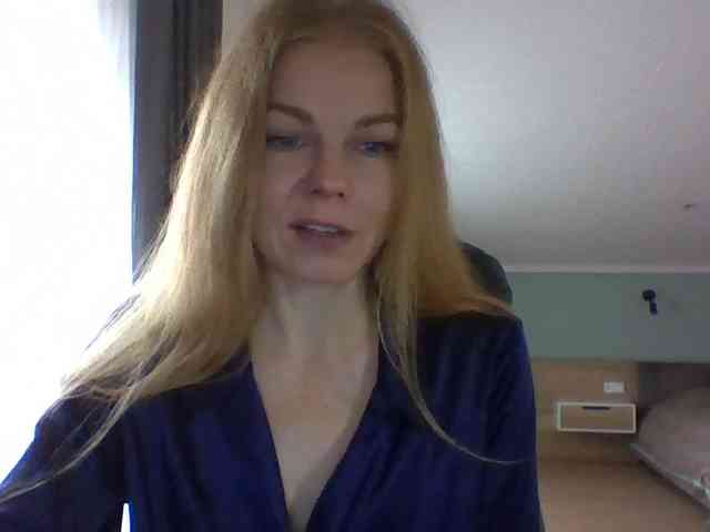 BlondaTina webcam