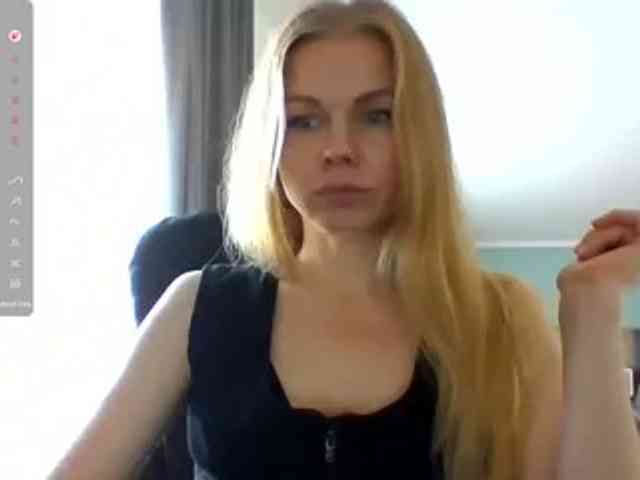 BlondaTina webcam