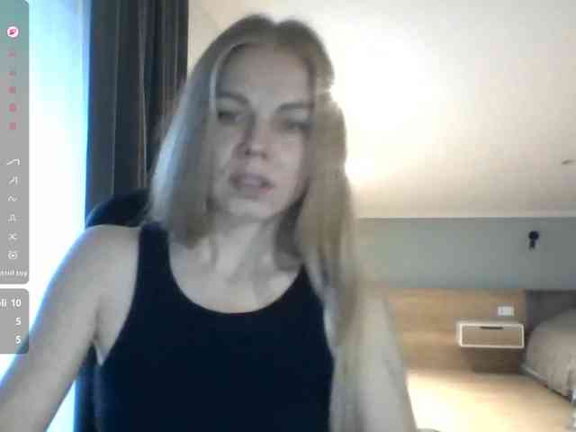 BlondaTina webcam