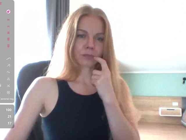 BlondaTina webcam
