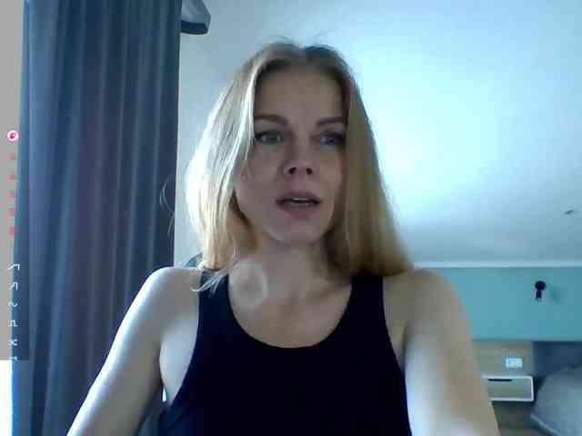 blondatina's live room