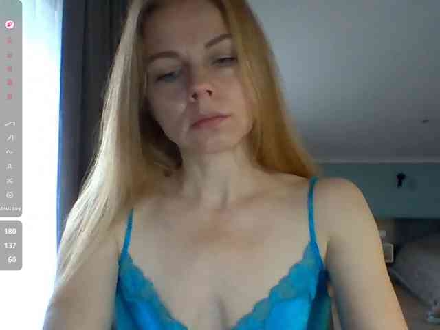 BlondaTina webcam