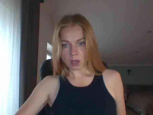 BlondaTina webcam