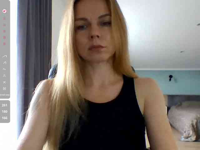 BlondaTina webcam