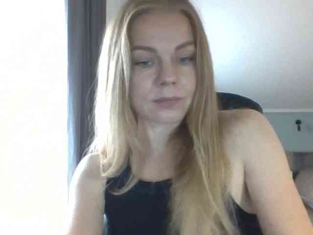 BlondaTina webcam