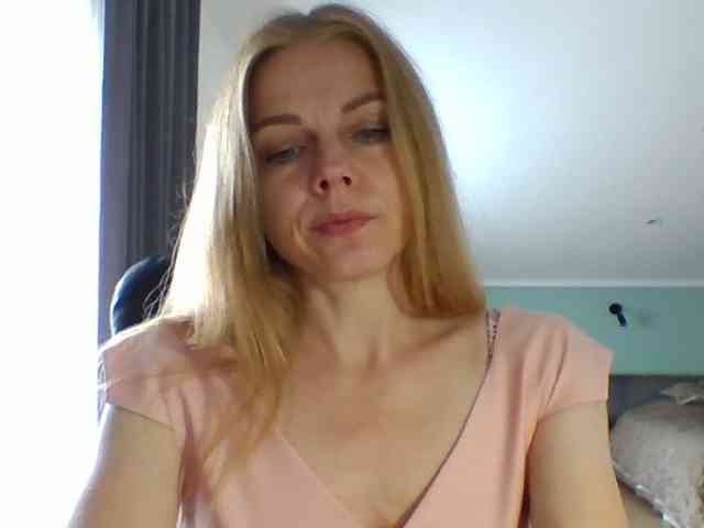 Tina45516 Live Webcam on BongaCams