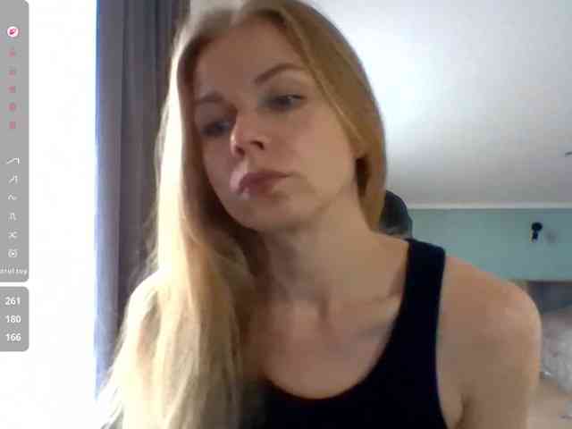 BlondaTina webcam