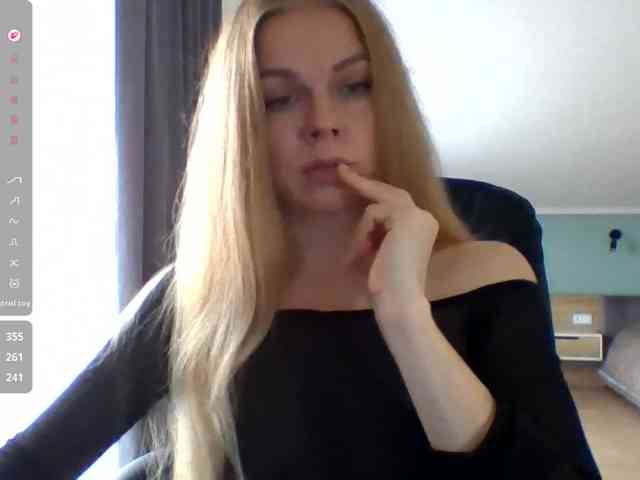 BlondaTina webcam
