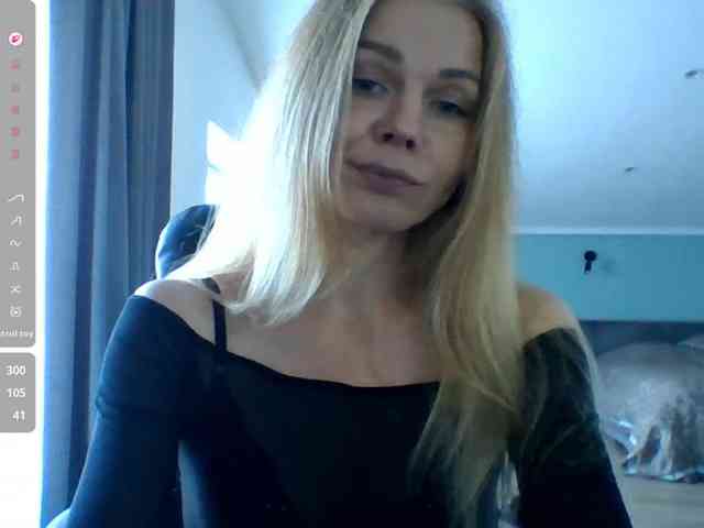 BlondaTina webcam