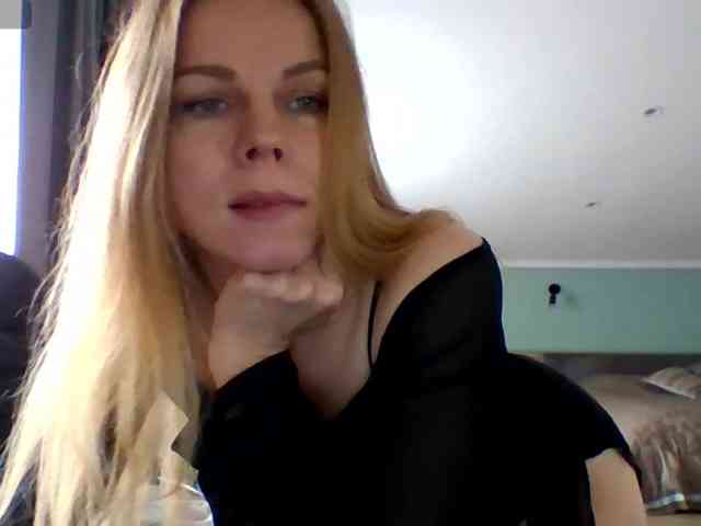 BlondaTina webcam